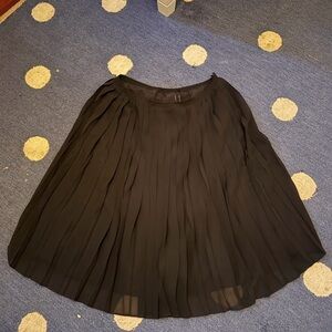 J crew Elegant Black Pleated Skirt women’s size 6